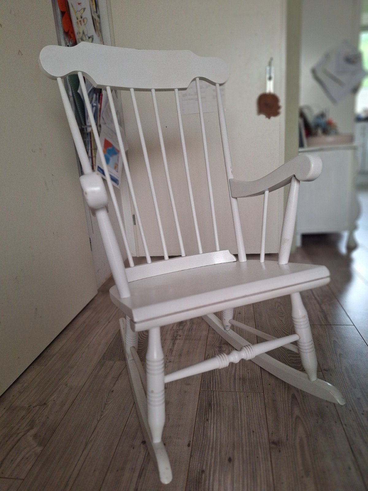 Witte houten schommelstoel, Ophalen, Gebruikt, Wit, Eén