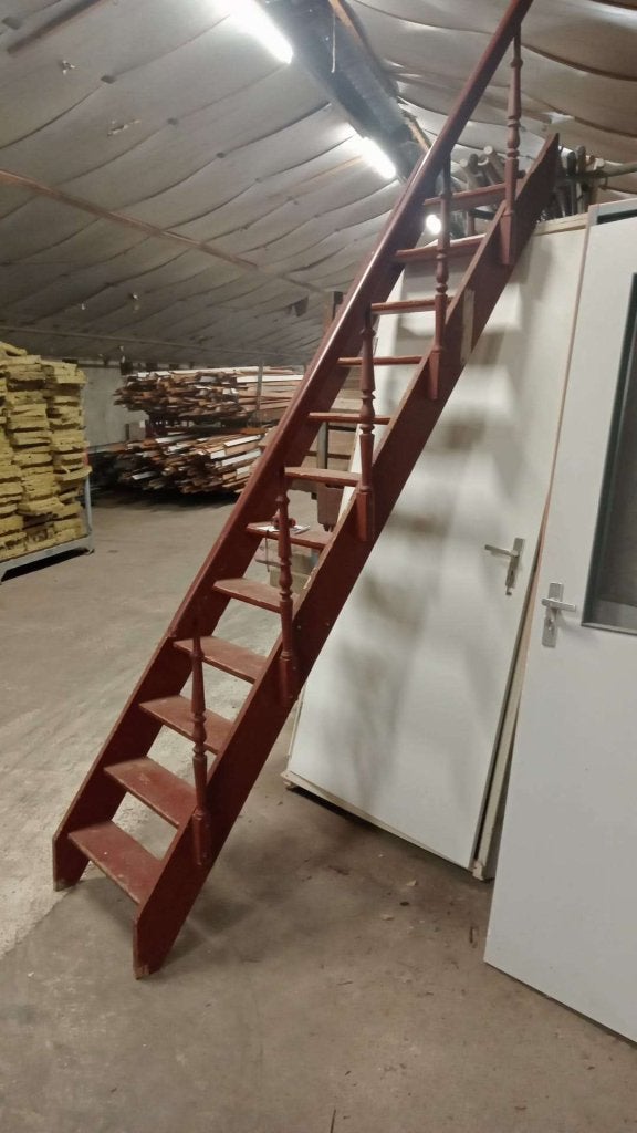 2 Vuren houten trappen, Gebruikt, Trap, Niet ingevuld, Niet ingevuld
