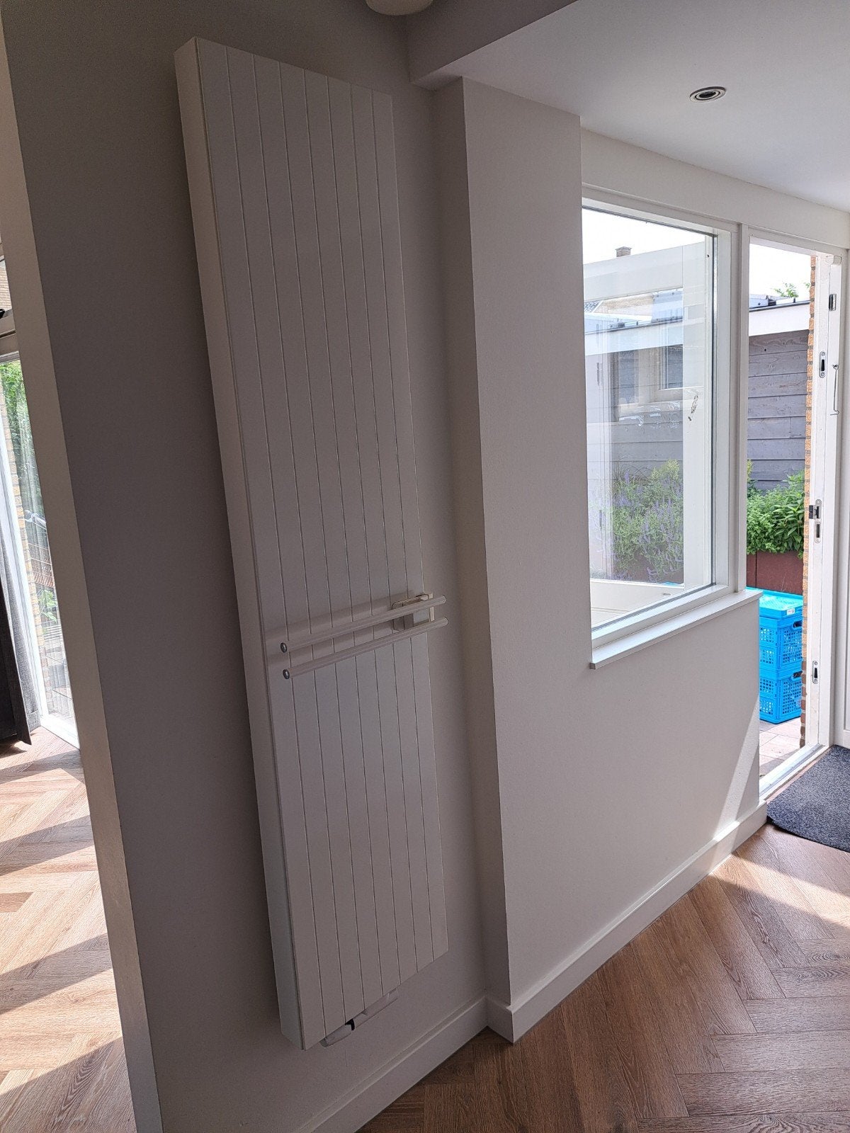 2x design radiator, Doe-het-zelf en Verbouw, Verwarming en Radiatoren, Radiator, Minder dan 60 cm, Ophalen of Verzenden, Zo goed als nieuw