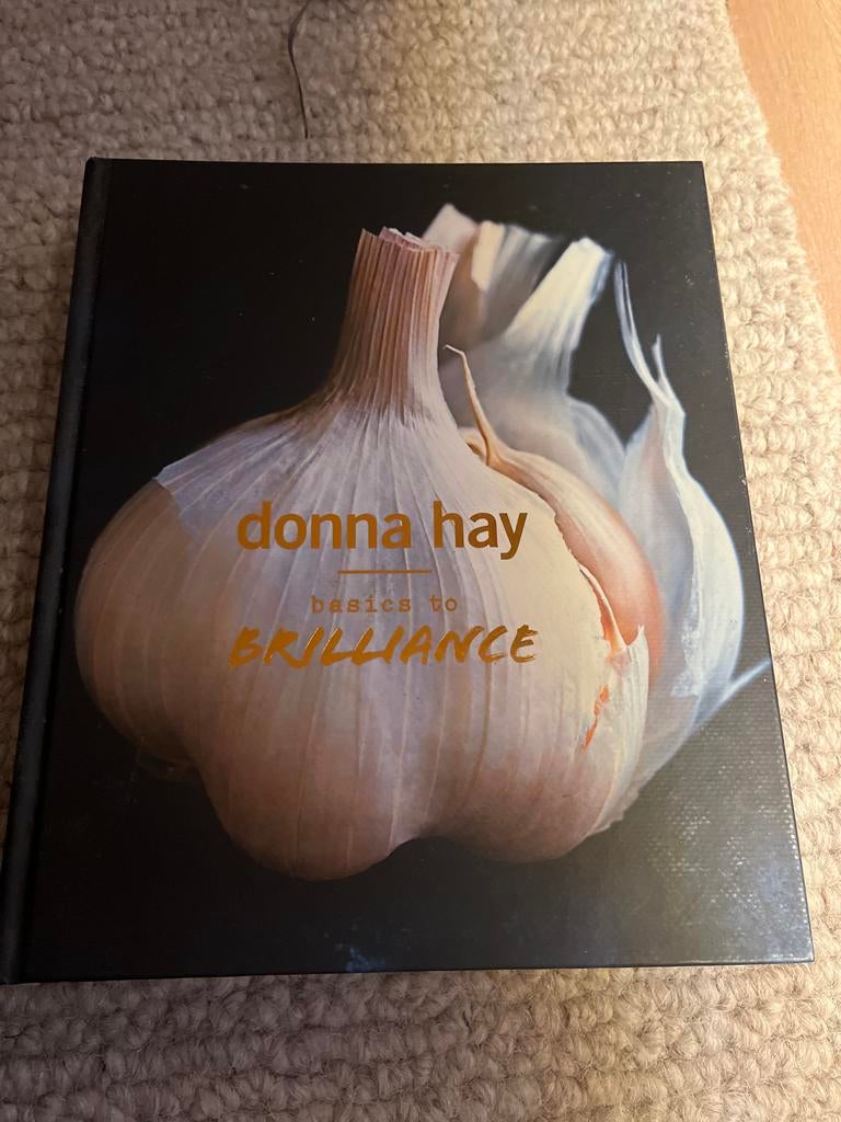 Donna Hay: Basics to Brilliance Kookboek, Ophalen of Verzenden, Zo goed als nieuw