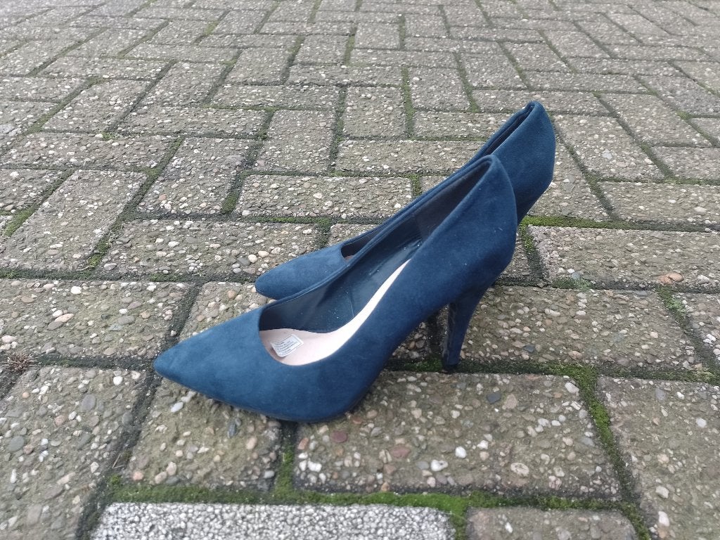 Puntschoenen donkerblauw, Bodyflirt (maat 41), Kleding | Dames, Pumps, Blauw, Ophalen of Verzenden, Gedragen