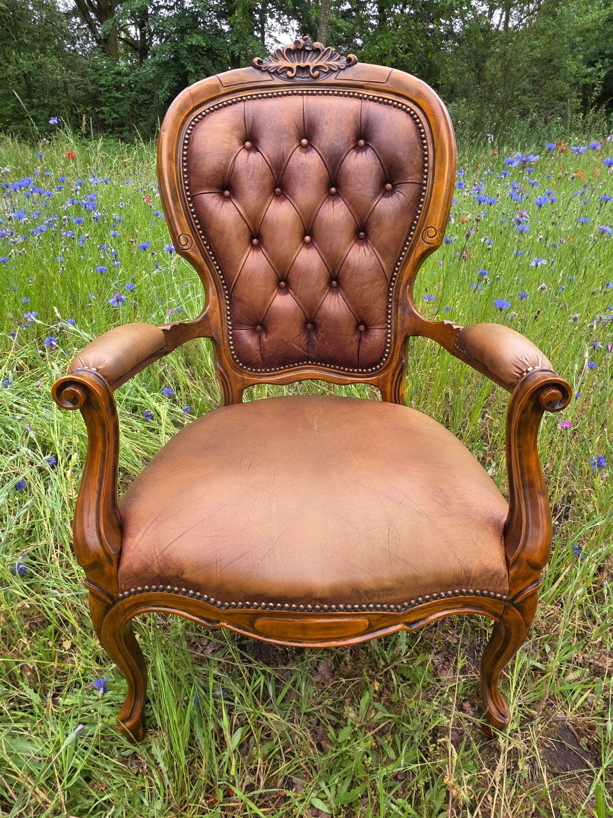 Klassieke vintage fauteuil van leer en hout, Ophalen, Gebruikt, Minder dan 75 cm, Leer