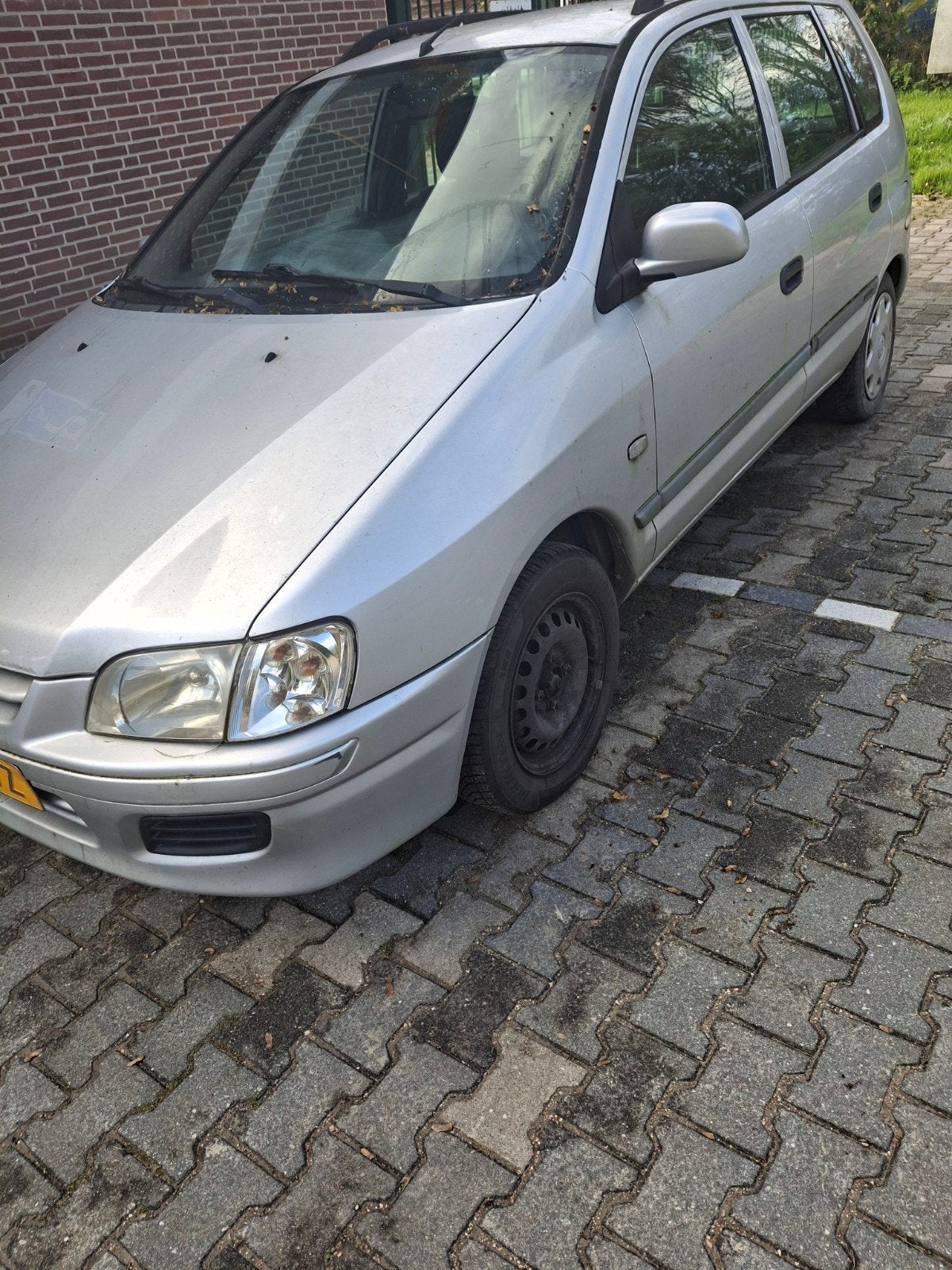 Mitsubishi Space Star 1.6 Family 2001 Grijs, Auto's, Voorwielaandrijving, 4 cilinders, 49 €/maand, 1200 kg