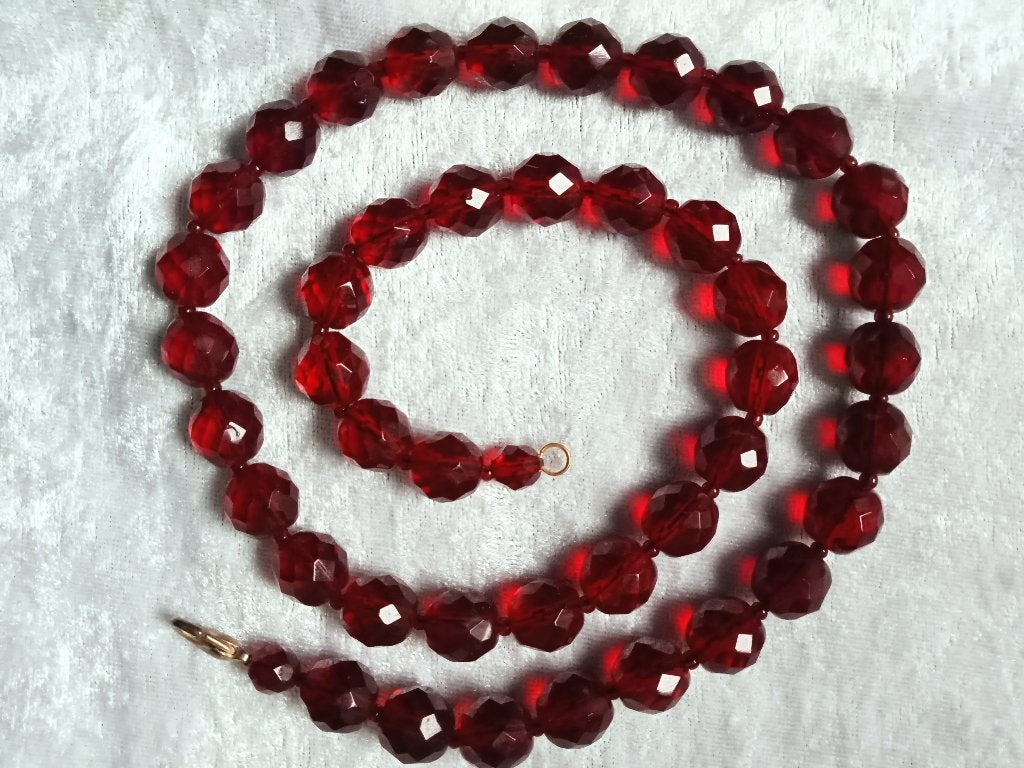 Mooi Lang Collier met Grote Facet Geslepen Granaat kleurig, Verzenden, Zilver, Ring
