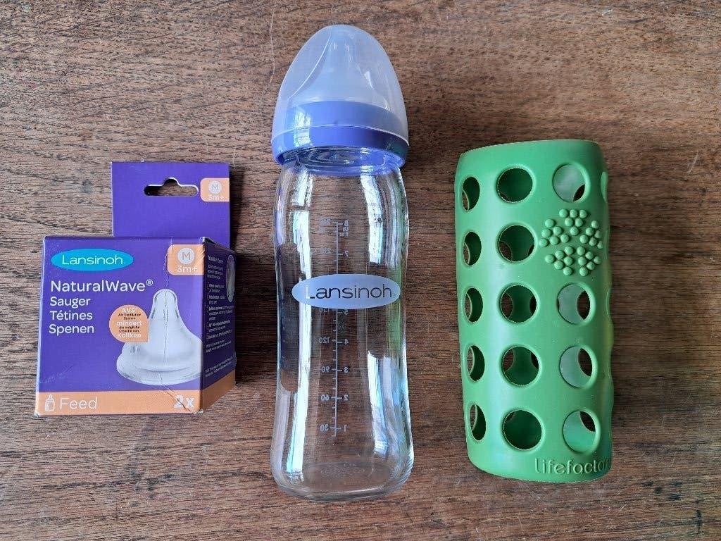 Lansinoh glazen fles met 3 nieuwe spenen en beschermhoes, Ophalen of Verzenden, Nieuw, Overige typen