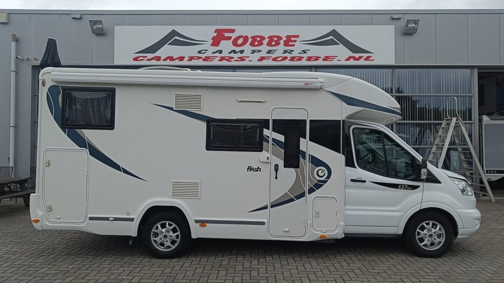 1e eigenaar met NAP Chausson Flash 627GA '17 170pk 34dkm, 6 tot 7 meter, Tot en met 3, Luifel, Half-integraal
