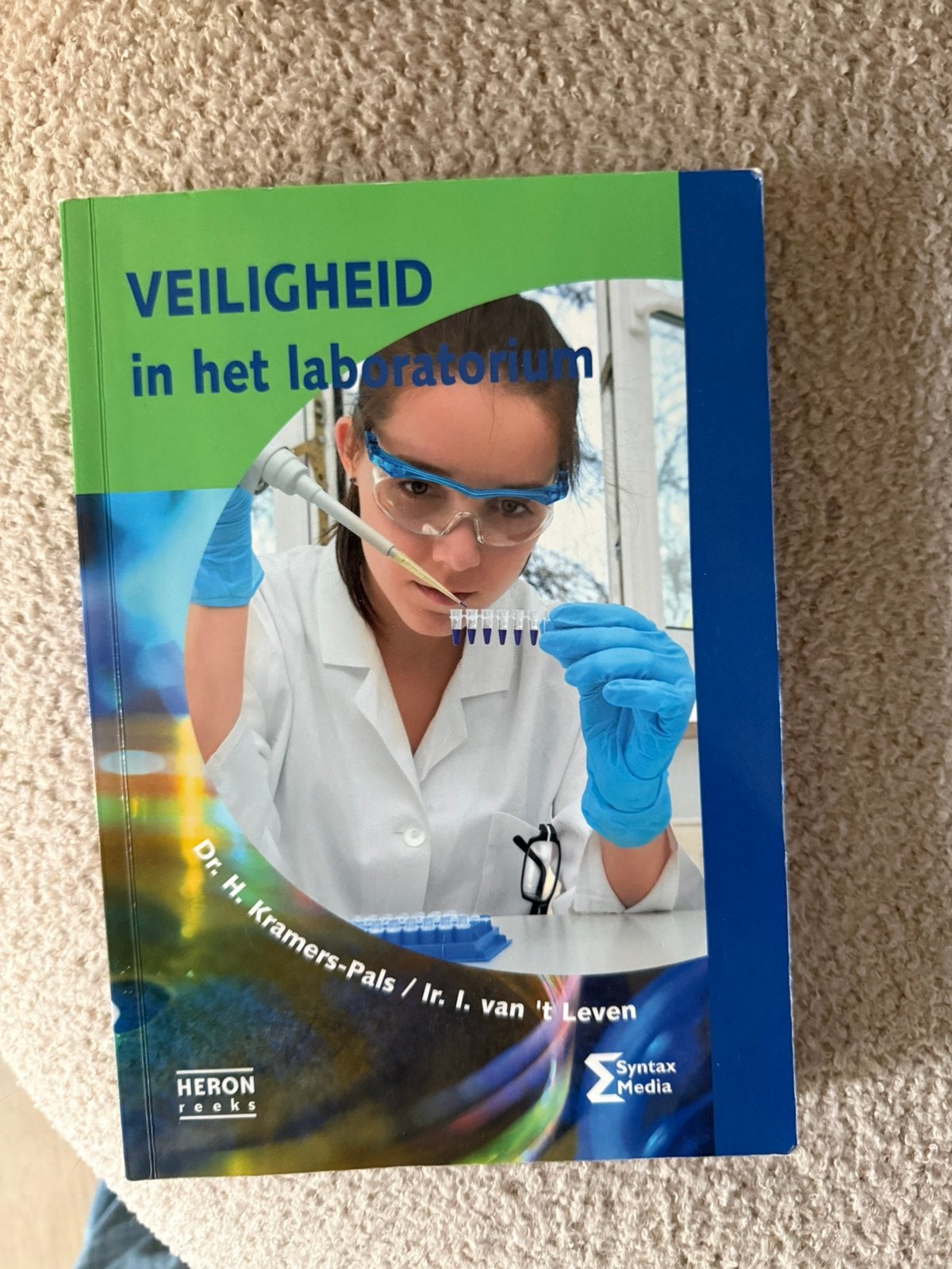 Veiligheid in het laboratorium vijfde druk, Ophalen of Verzenden, Beta, Gelezen, HBO