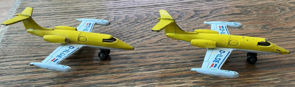 Twee Oude Matchbox Vliegtuigen Learjet SB1 uit 1973, Ophalen of Verzenden, Gebruikt