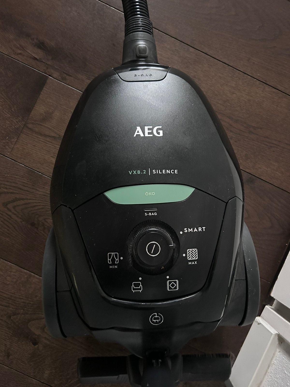 Ze goed als nieuwe AEG stofzuiger, Stofzak, Nieuw, Ophalen of Verzenden, Stille werking