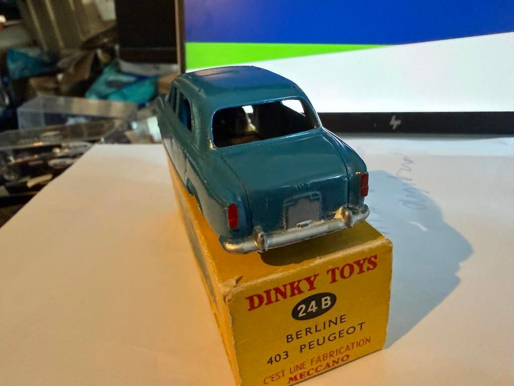 Dinky Toys France Peugeot 403 - Zo goed als nieuw in doos, Auto, C, Dinky Toys, Ophalen of Verzenden