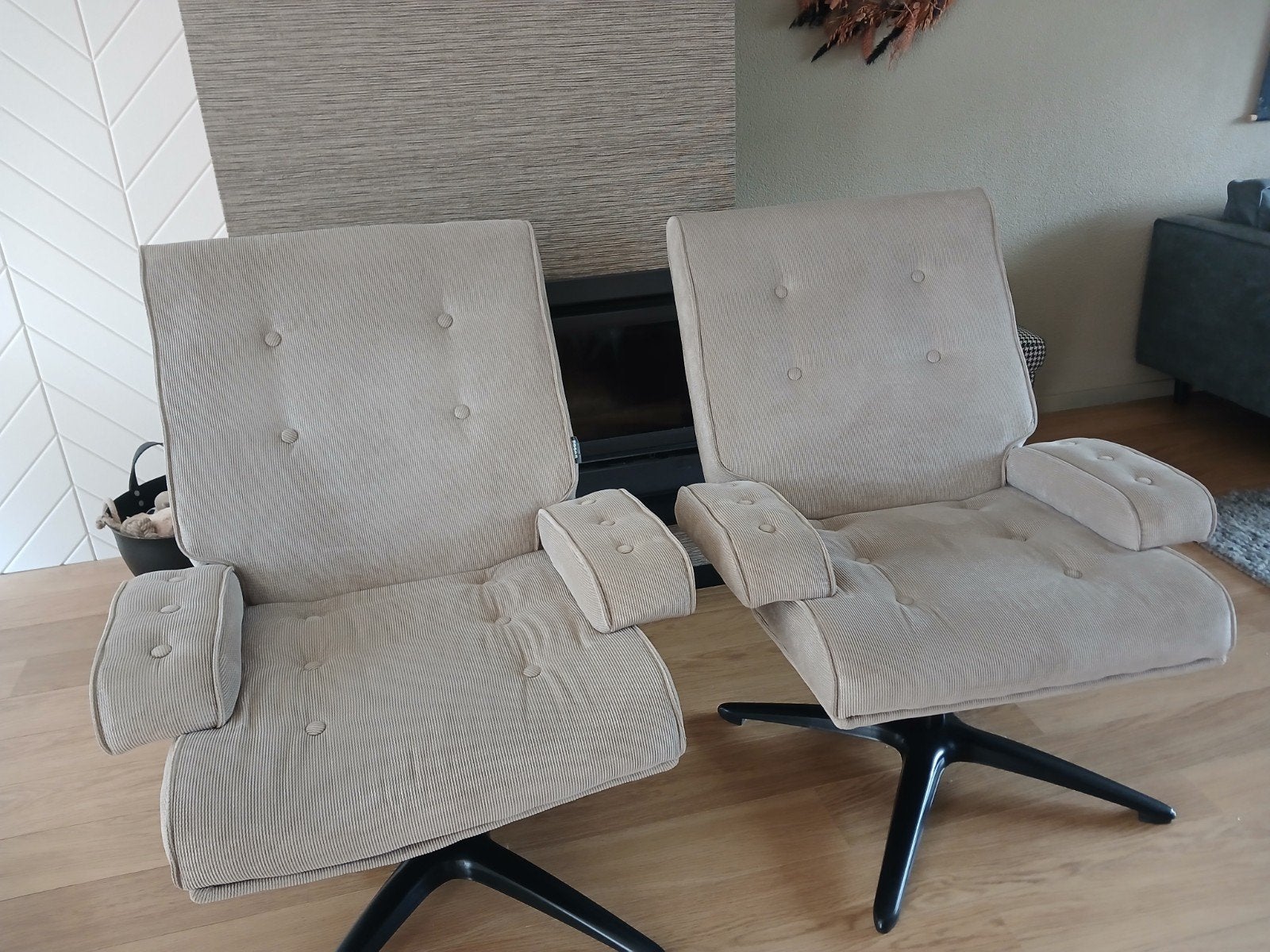 2 mooie draai fauteuils van Woood, Huis en Inrichting, Ophalen, Twee, Overige kleuren, Japandi, Hotel Chique, Industrieel