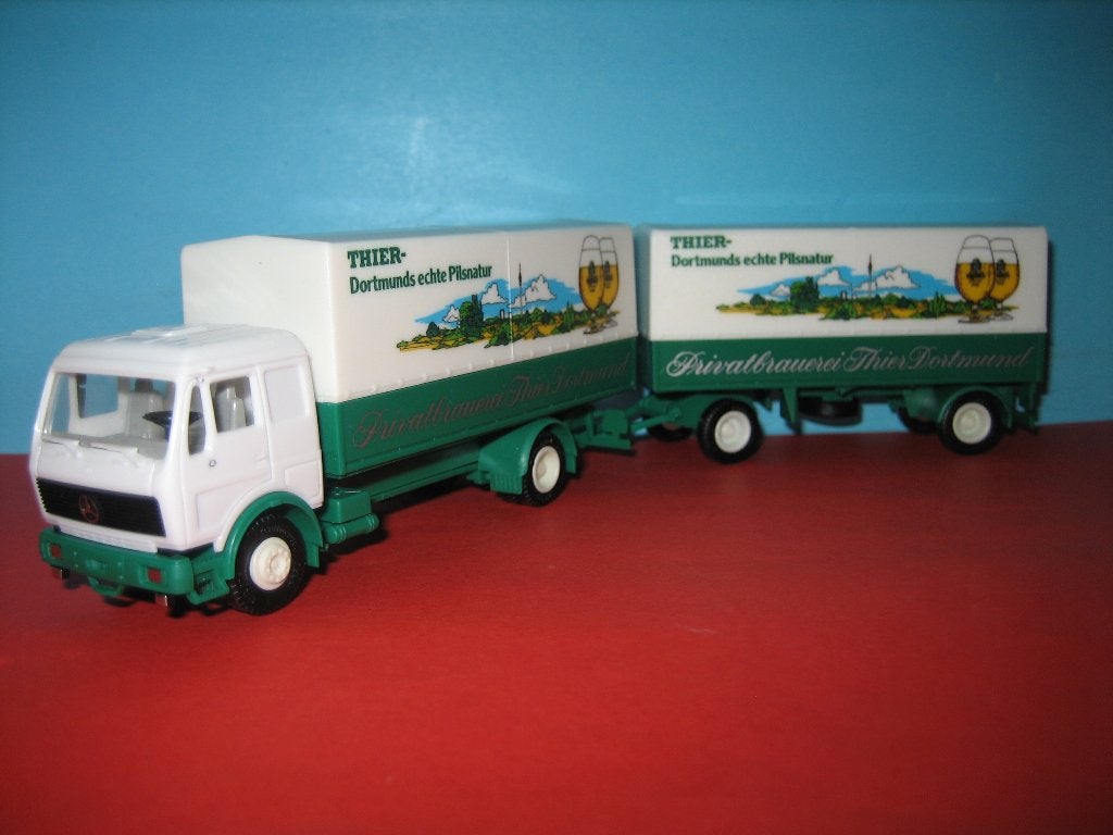 Thier-Pils  MERCEDES combi  Herpa, Hobby en Vrije tijd, Modelauto's | 1:87, Ophalen of Verzenden, Zo goed als nieuw, Bus of Vrachtwagen
