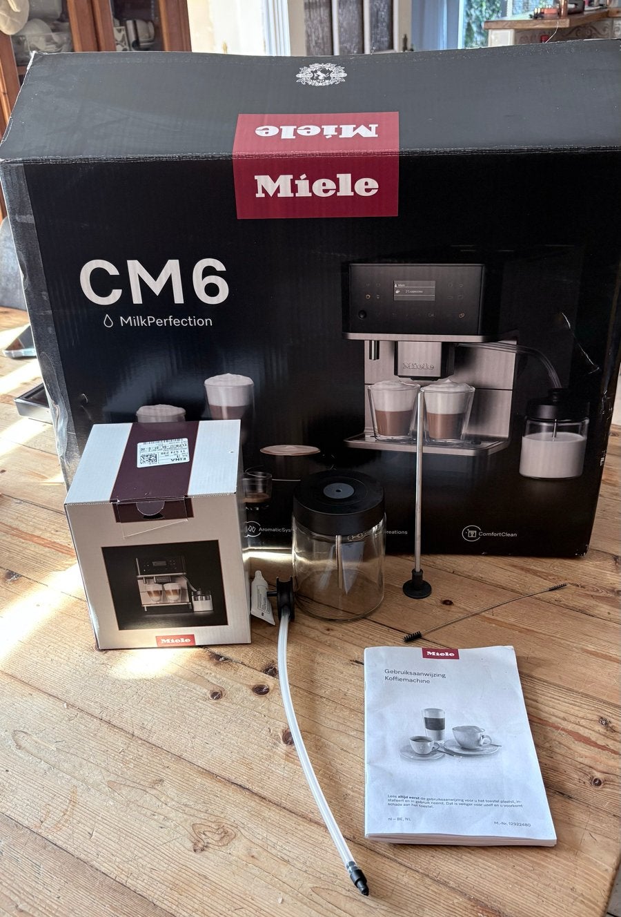 Miele CM 6160 zwart koffiezetapparaat (slechts 1425 kopjes), Ophalen of Verzenden, Zo goed als nieuw, Koffiemachine, Koffiebonen