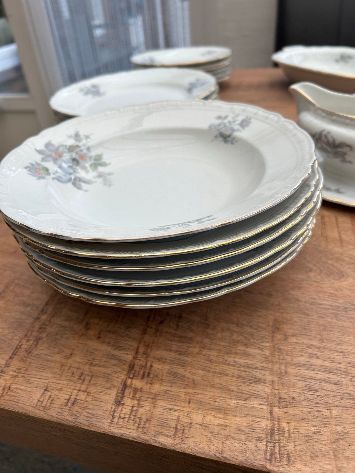 Foto 8 van Prachtig antiek servies met diverse dekschalen