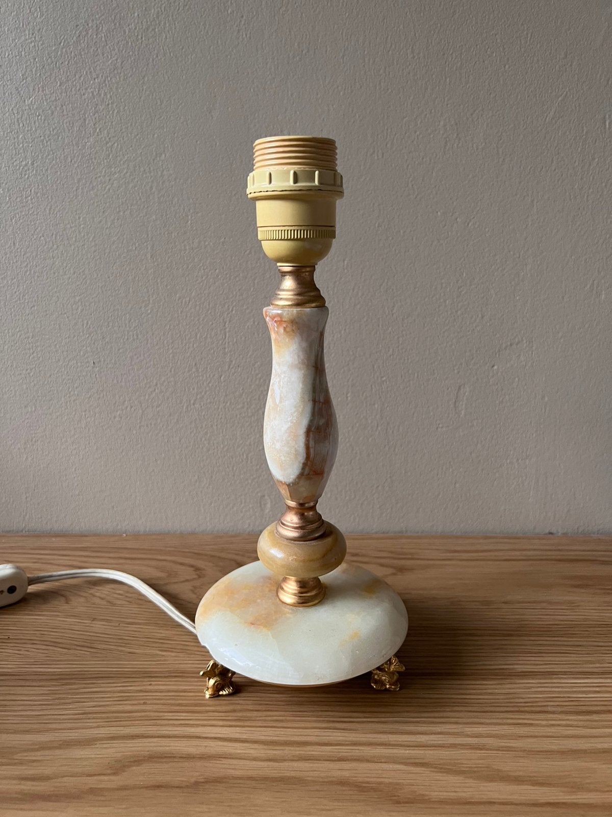 Vintage tafellamp onyx natuursteen messing details visjes, Goud, Ophalen of Verzenden, Zo goed als nieuw, Vintage