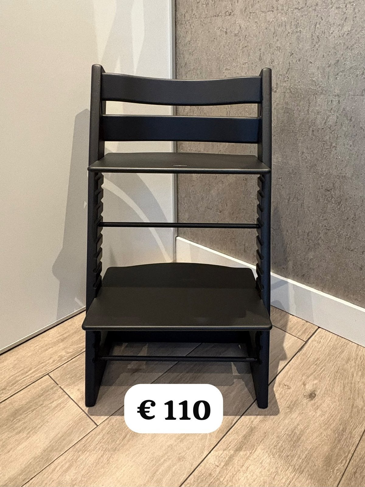 Stokke Tripp Trapp stoel mat zwart , zeer netjes, Kinderen en Baby's, Ophalen of Verzenden, Zo goed als nieuw, Meegroeistoel