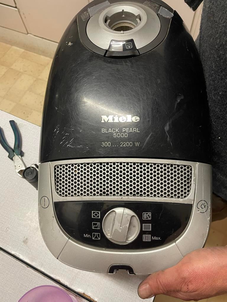 Miele Black Pearl 5000 (RIP) voor onderdelen, Stofzak, Stofzuiger, Ophalen of Verzenden, 2000 watt of meer