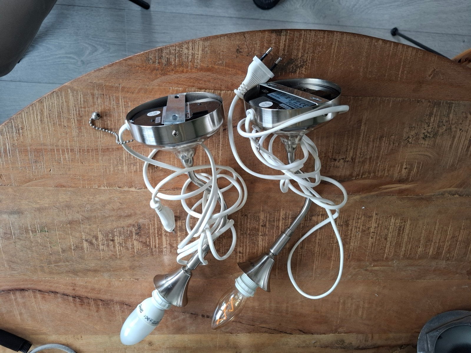 2xbedlampen met E14 fitting - Zilverkleurig metaal, Huis en Inrichting, Ophalen, E14 (klein), Zo goed als nieuw, Metaal