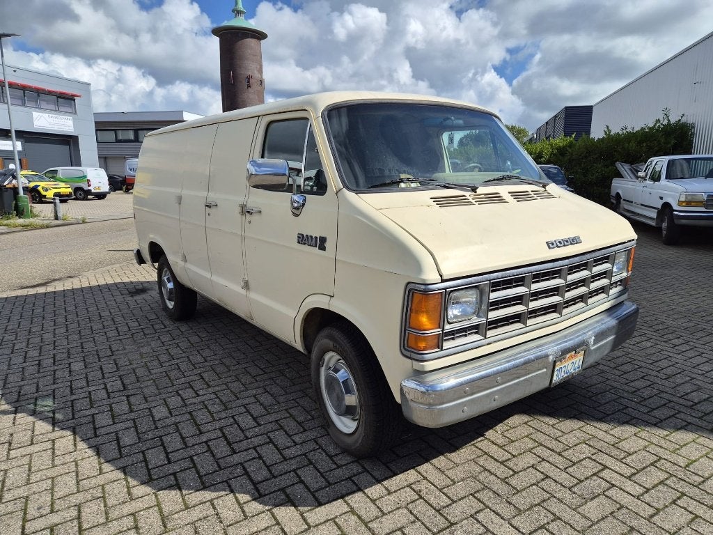 1986 oldtimer V8 Dodge Ram B350 Van, INCLUSIEF 21% BTW, foto 5