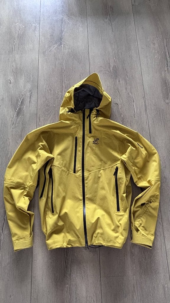 Revolution Race Cyclone 2.0 Large | Ski/Outdoor | Shell jas, Maat 52/54 (L), Geel, Zo goed als nieuw, Revolution Race