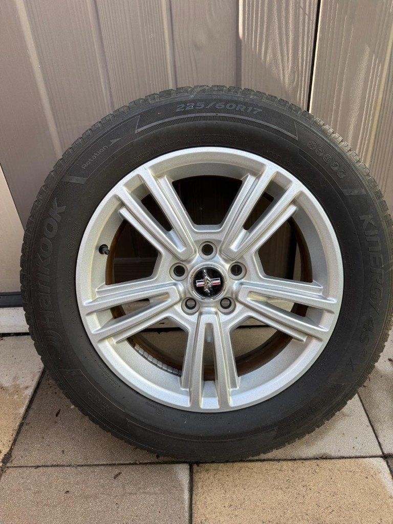 Ford Mustang 17 inch velgen met Hankook banden uit 2022, Ophalen, Banden en Velgen, 17 inch, All Season