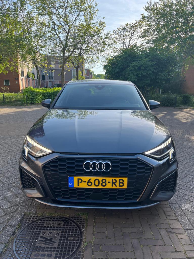 Audi A3 Sportback S Edition 2022 | 75.000 km grijs, Auto's, Origineel Nederlands, 19 km/l, Hybride Elektrisch/Benzine, Zilver of Grijs