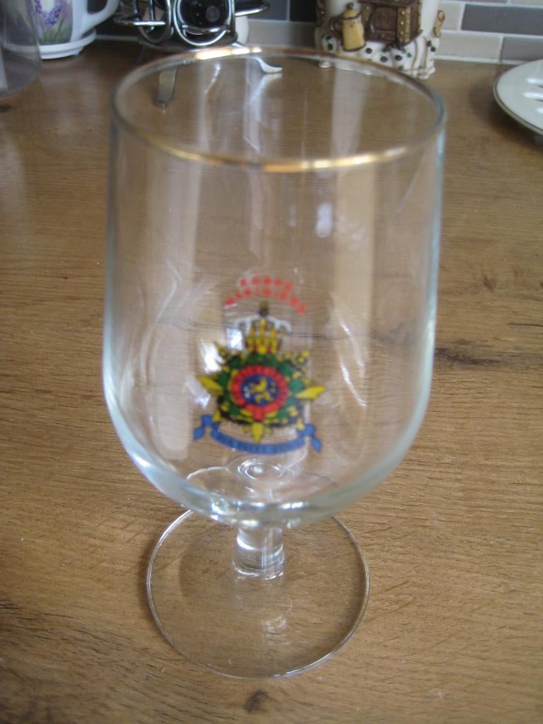glas met embleem korps mariniers qua patet orbis, Ophalen of Verzenden, Marine, Nederland, Embleem of Badge
