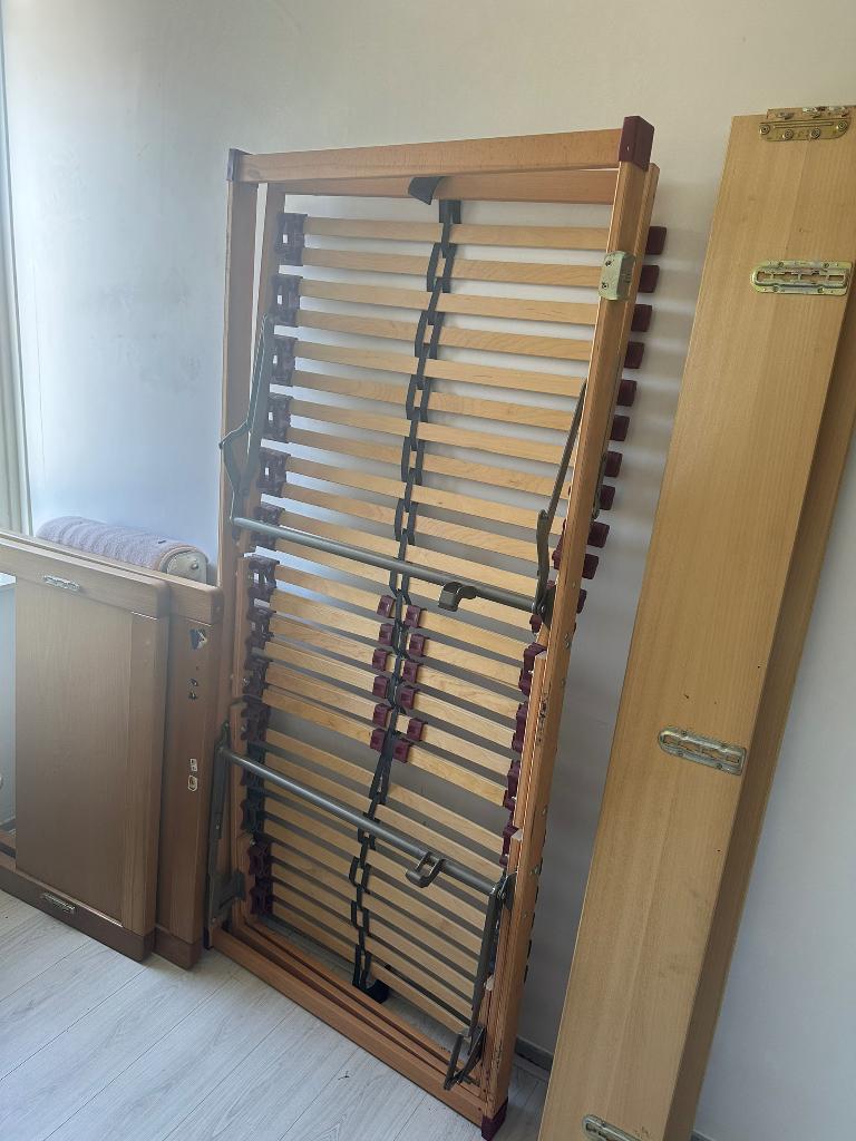 Eenpersoonsbed gratis, Huis en Inrichting, Slaapkamer | Bedden, Ophalen, Gebruikt, 90 cm, Eenpersoons