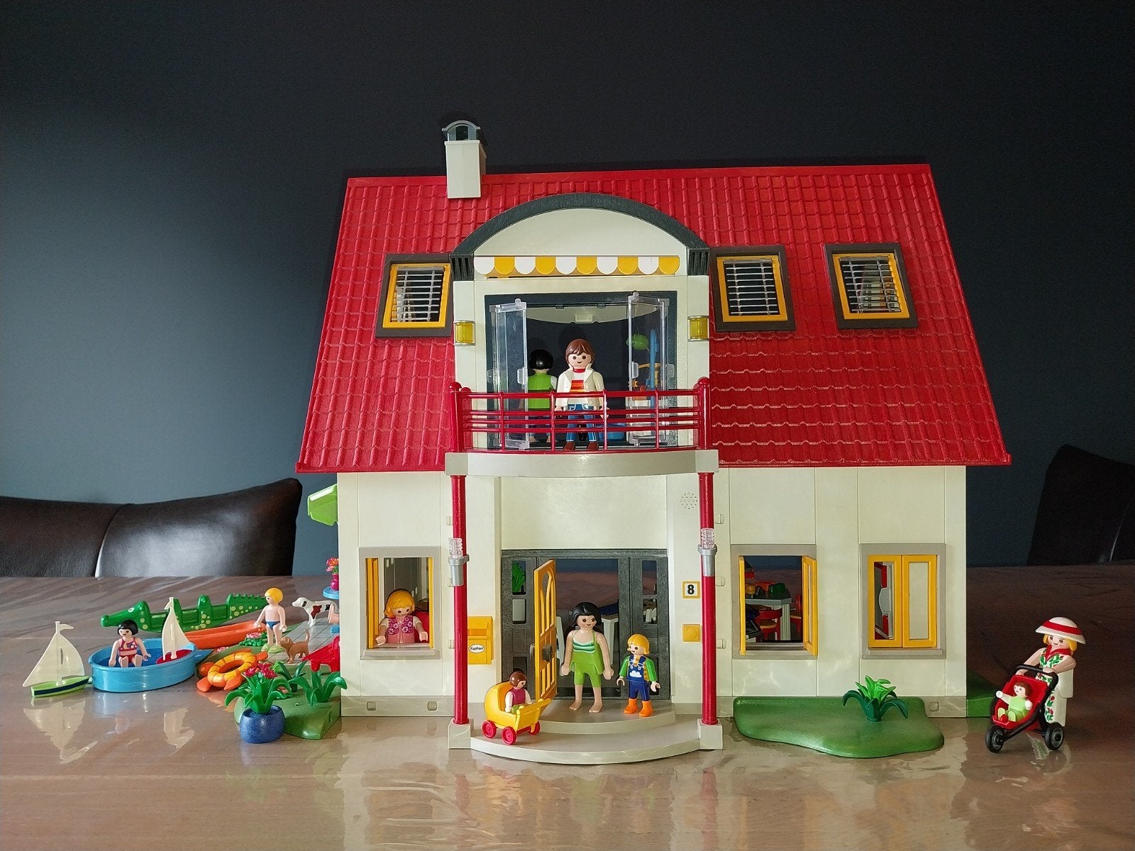 Compleet Playmobil Poppenhuis met Meubels en Tuin