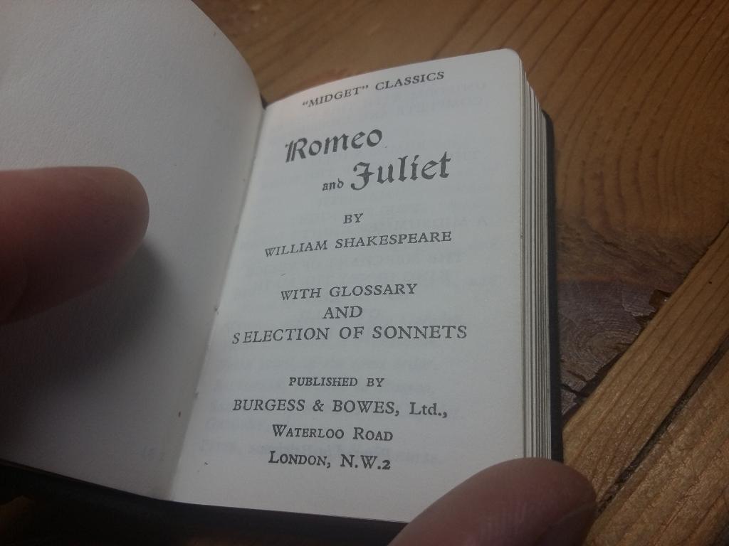 Vintage miniatuurboek Romeo and Juliet – Shakespeare, Verzenden