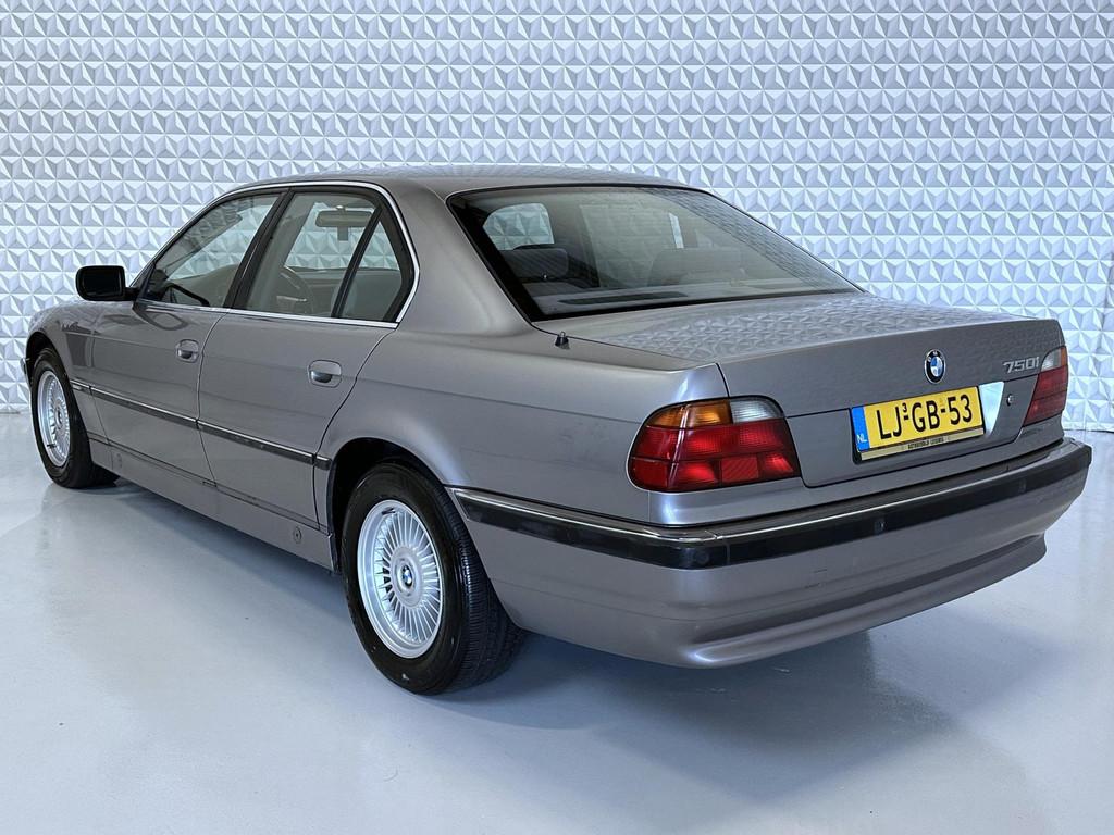 BMW 7-serie 750i V12 Youngtimer PDC Stoelverwarming Clmate+C, Auto's, Automaat, Origineel Nederlands, Bedrijf, Grijs