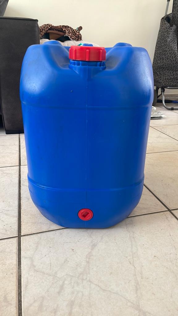 Jerrycan, Minder dan 75 liter, Ophalen, Zo goed als nieuw