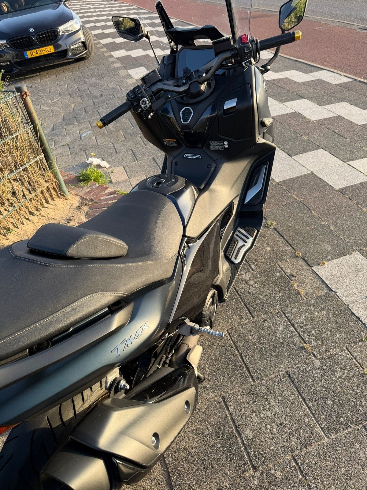 Yamaha TMAX Tech MAX 2022 - Dealer onderhouden, Motoren, Scooter, Gebruikt, Particulier, Handvatverwarming