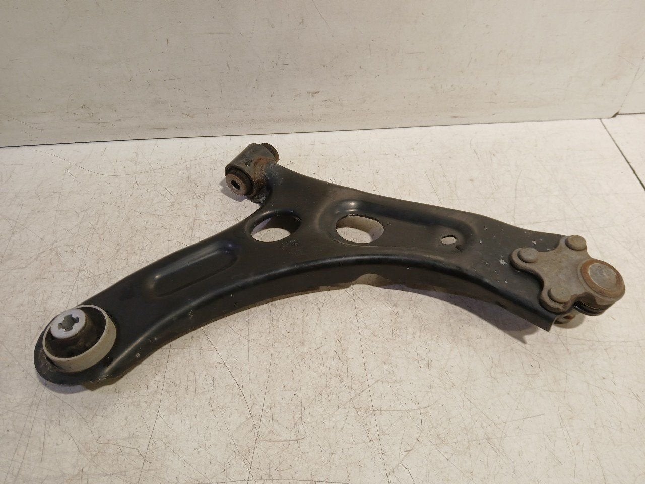 Draagarm links voor Opel Corsa, Onderdelen@venauto.nl, Van der Ven Autorecycling B.V., Gebruikt, Ettenseweg 76, 4706 PB Roosendaal, The Netherlands