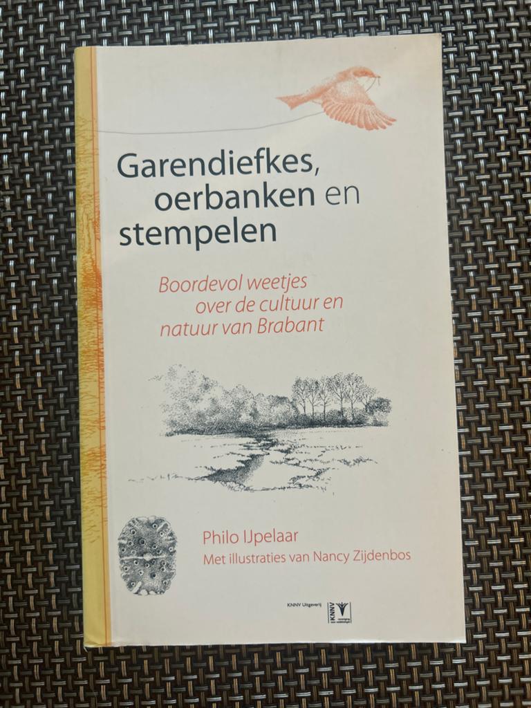 Garendiefkes, oerbanken en stempelen - Natuur Brabant, Ophalen of Verzenden, Zo goed als nieuw