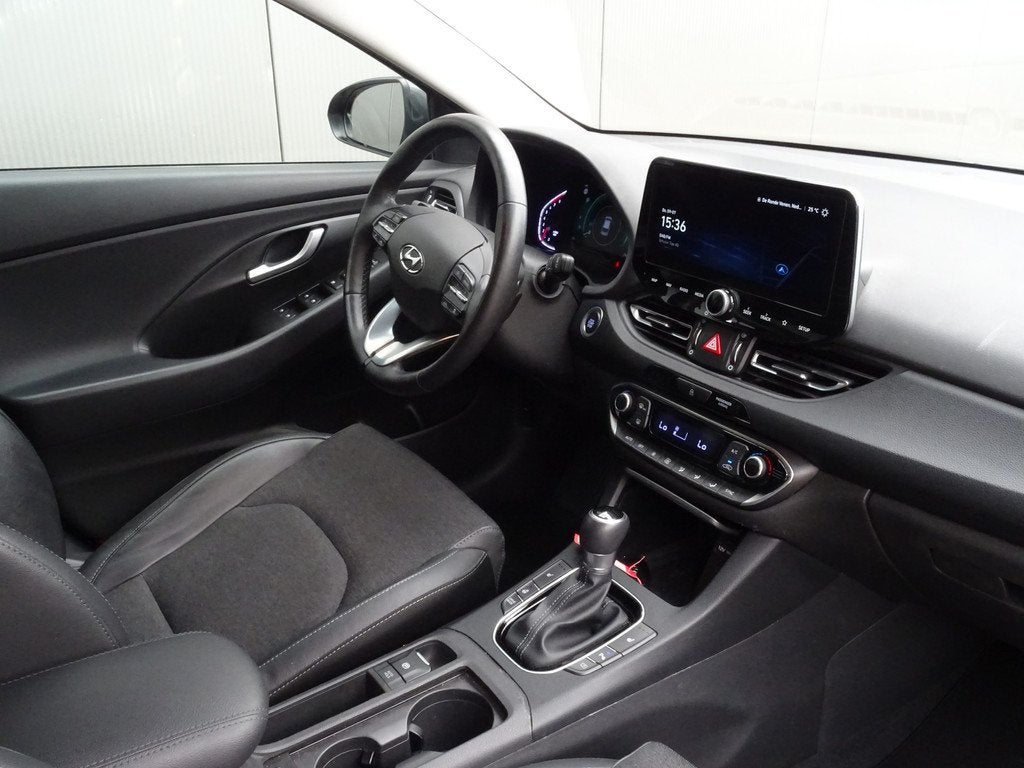 Hyundai i30 Wagon 1.5 T-GDi MHEV Premium * 161 PK * LUXE UIT, Auto's, Hyundai, Stof, Gebruikt, Euro 6, 4 cilinders