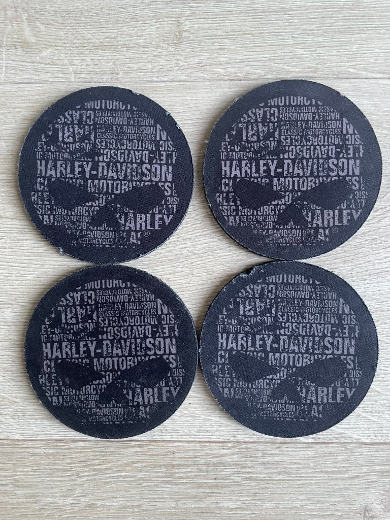 Set van 4 originele Harley Davidson onderzetters, Ophalen of Verzenden, Glasonderzetter, Gebruikt, Zwart