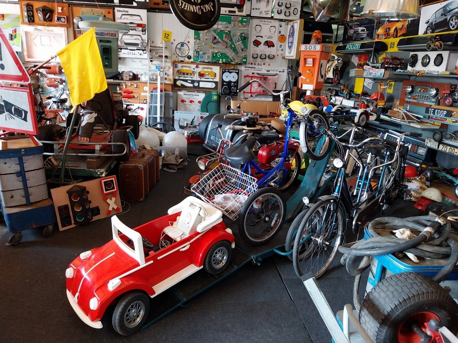 VW Kever Cabrio Speelgoedauto - Mancave Decoratie, Ophalen