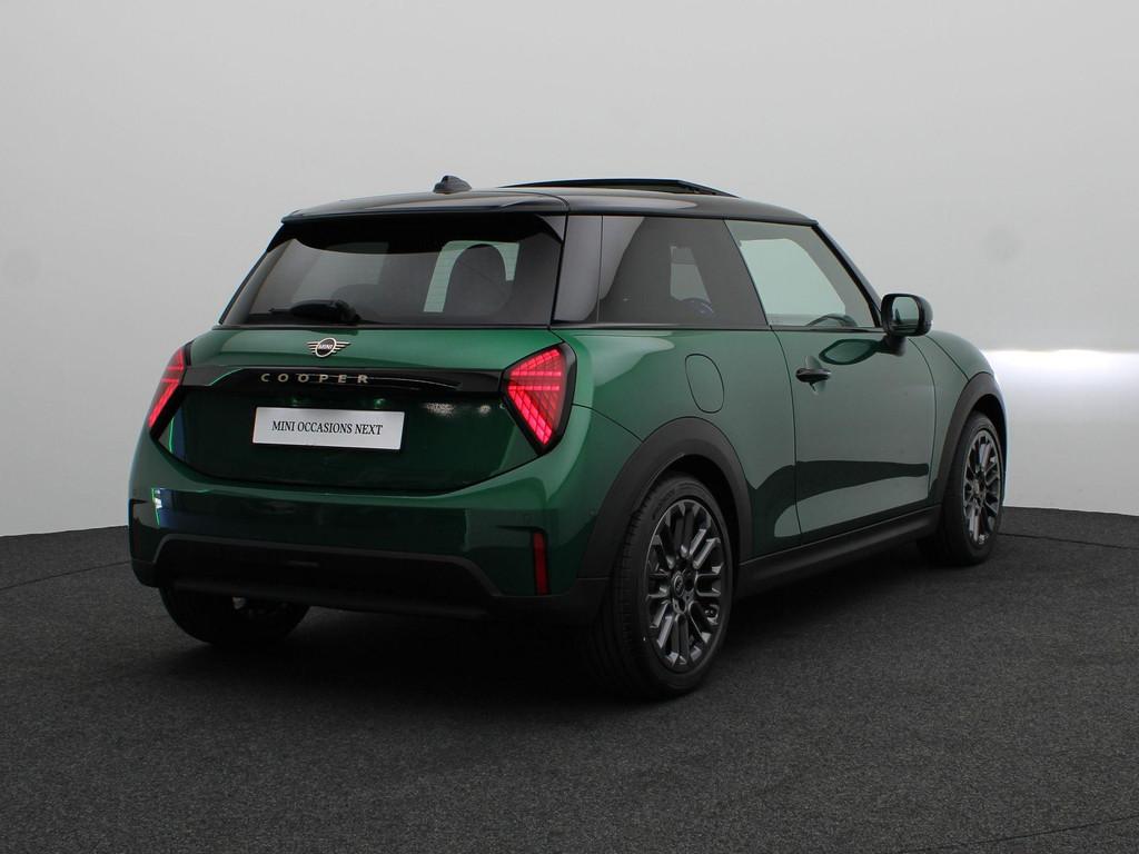 MINI Cooper C Favoured + M pakket + Getint Glas + Pano, Auto's, Mini, Euro 6, 156 pk, Met garantie (alle), 4 stoelen
