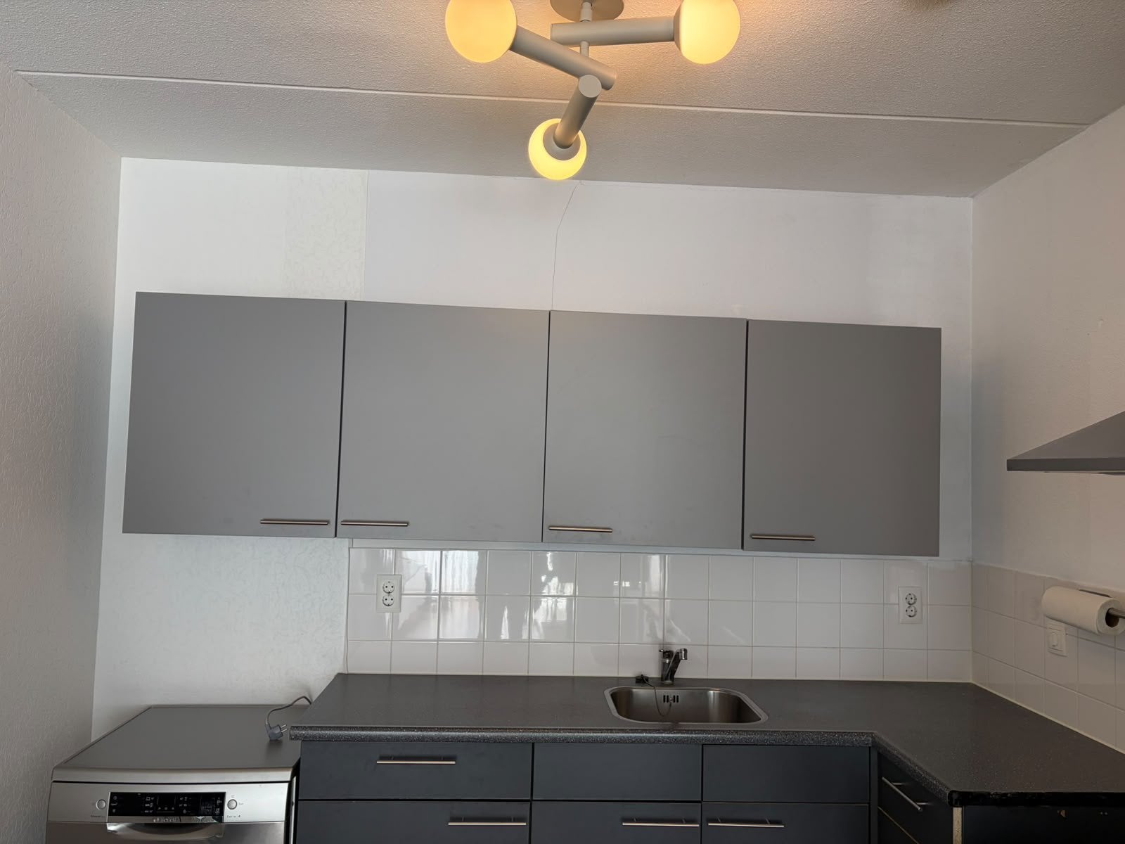 4 Bruynzeel Bovenkasten / Keukenkasten - Grijs / Antraciet, Huis en Inrichting, Ophalen, Zo goed als nieuw, Wit, Enkelwandige keuken