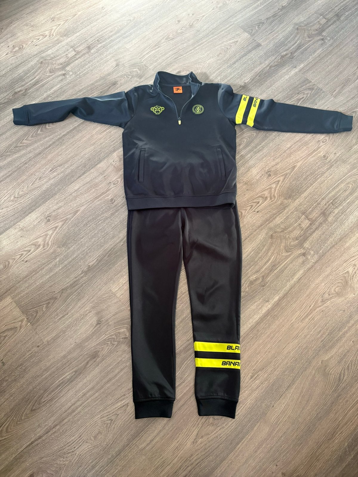 Black Bananas trainingspak maat 152, Ophalen of Verzenden, Zo goed als nieuw, Jongen, Setje