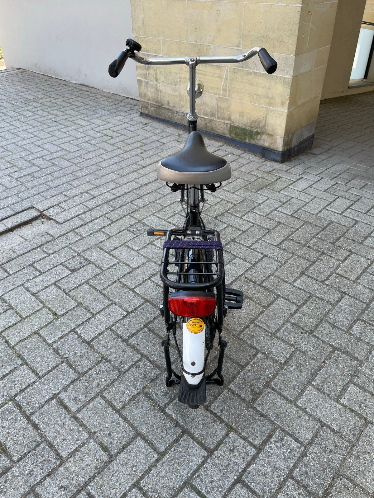 Zwarte meisjes fiets met lage instap en bagagedrager, Terugtraprem, 50 tot 53 cm, Ophalen, Overige merken