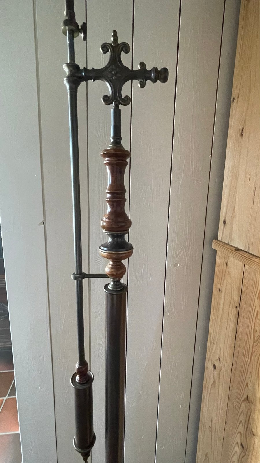 Antieke hanglamp met melkglas en messing details, Ophalen