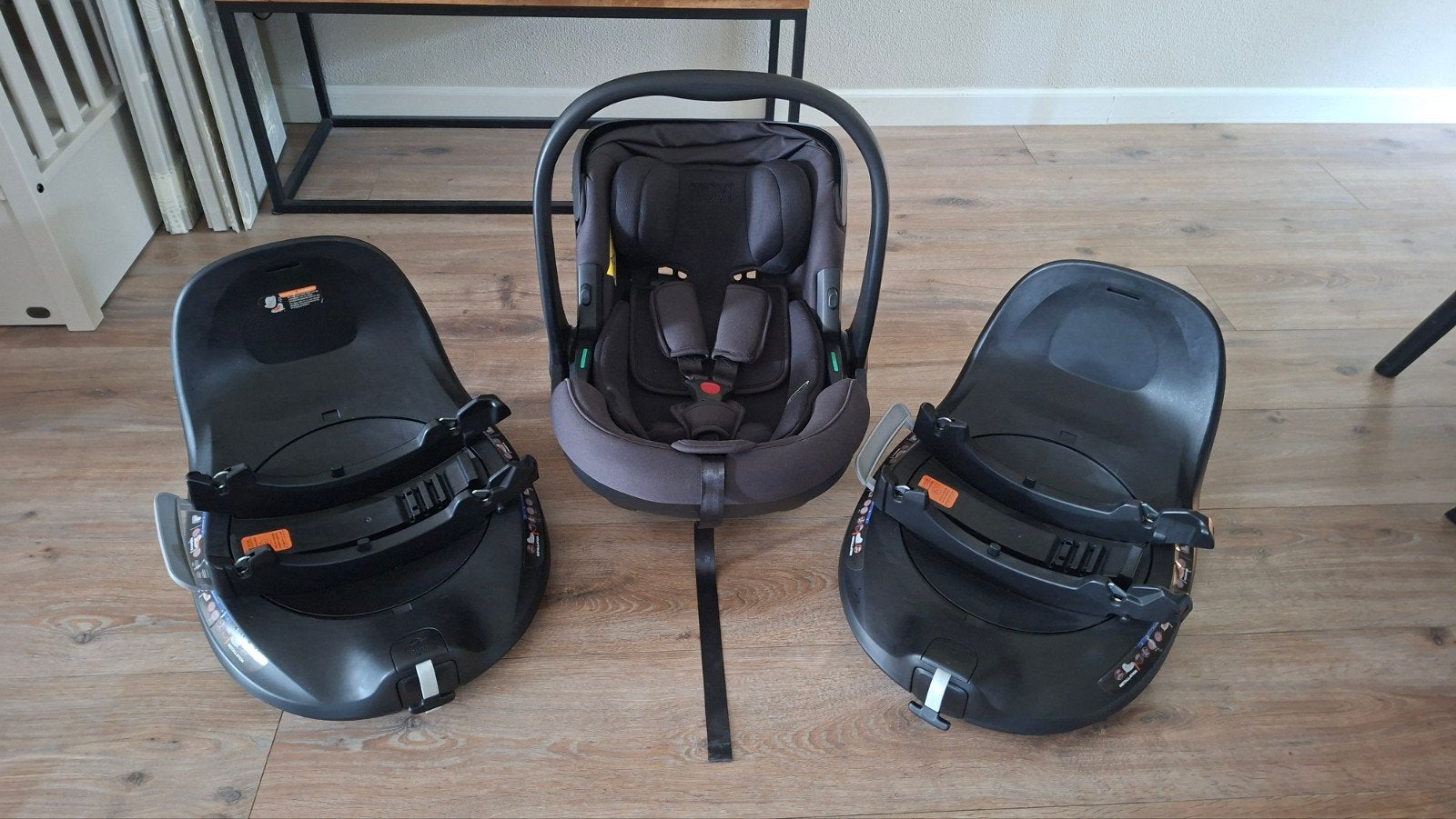 Novi Baby Maxicosi met 2x 360 Isofix Bases - Zo goed als nie, Zo goed als nieuw, Isofix, 0 t/m 13 kg, Ophalen