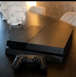 PS4 met 2 controllers en meerdere spellen, Met 2 controllers, Ophalen of Verzenden, Original, Gebruikt