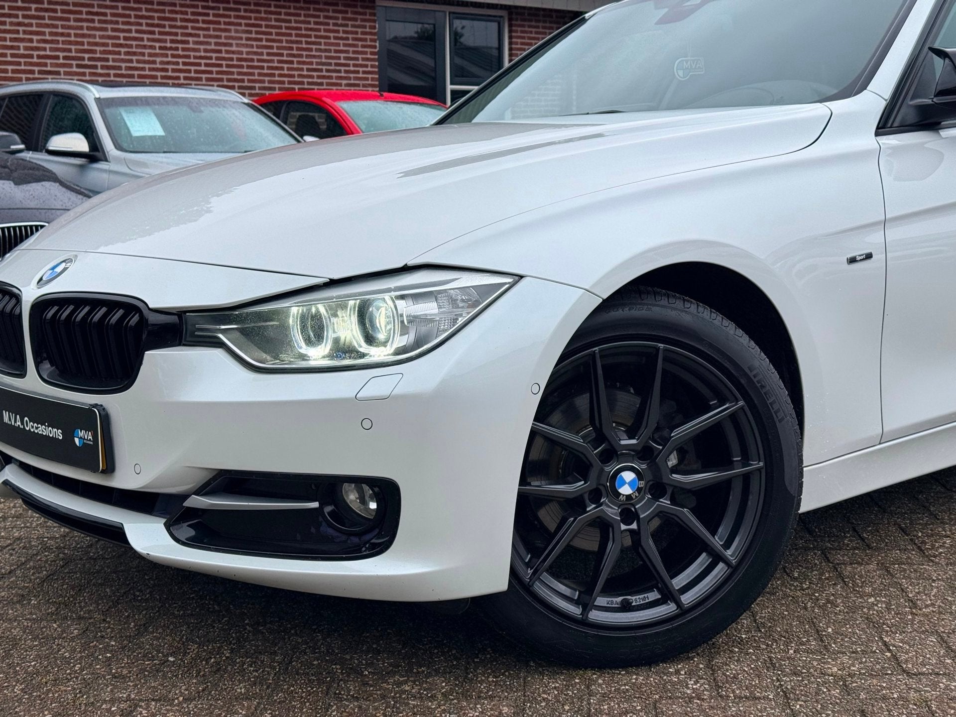BMW 3-serie 316i Sport Edition High Executive|Nieuwe Ketting, Auto's, BMW, Automaat, Gebruikt, 4 cilinders, Wit