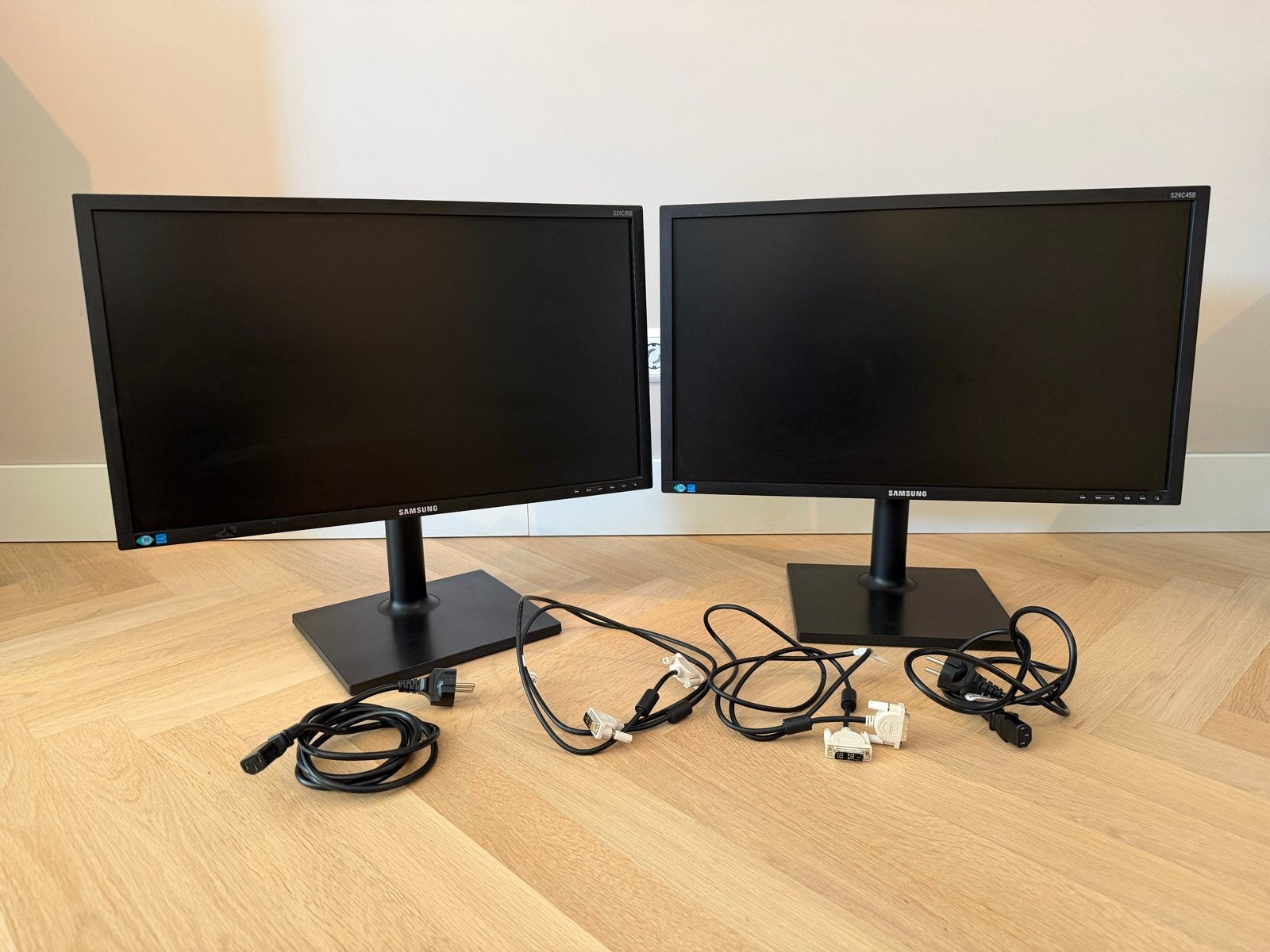 2x Samsung S24C450 24 inch Full HD Monitor, Gebruikt, In hoogte verstelbaar, Full HD, Ophalen of Verzenden