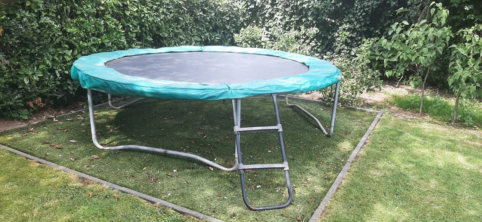 Trampoline met ladder, Ophalen