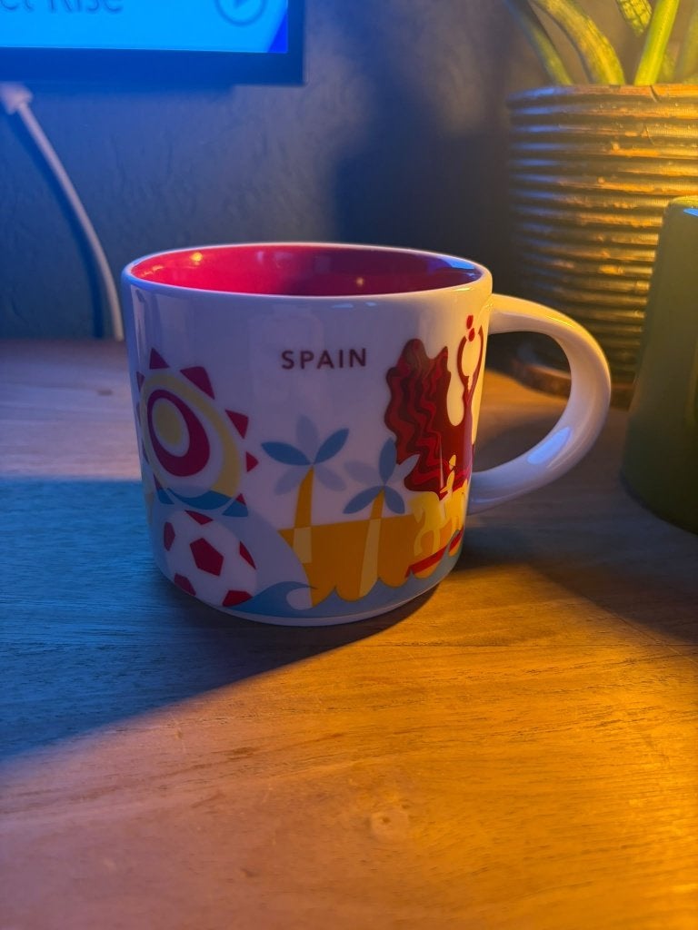Starbucks mok Spain, Ophalen of Verzenden, Zo goed als nieuw, Porselein, Kop en/of schotel