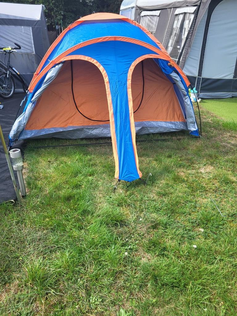 Mooie 3 persoons Iglo tent met 2 ingangen, Caravans en Kamperen, Tenten, tot en met 3, Gebruikt, Ophalen of Verzenden